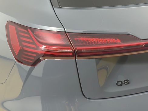 Used 2024 Audi Q8 e-tron Premium AWD/4WD image 27