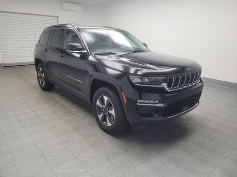 Used 2023 Jeep Grand Cherokee 4WD 4xe w/ Luxury Tech Group II image 11