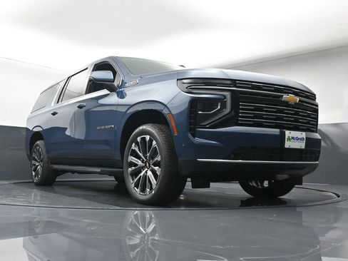New 2025 Chevrolet Suburban High Country image 25