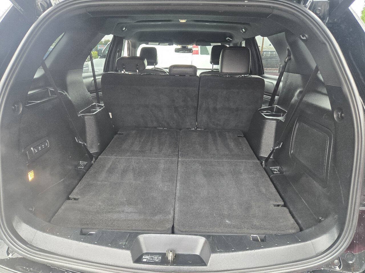 Used 2018 Ford Explorer Limited w/ Equipment Group 301A AWD/4WD image 8