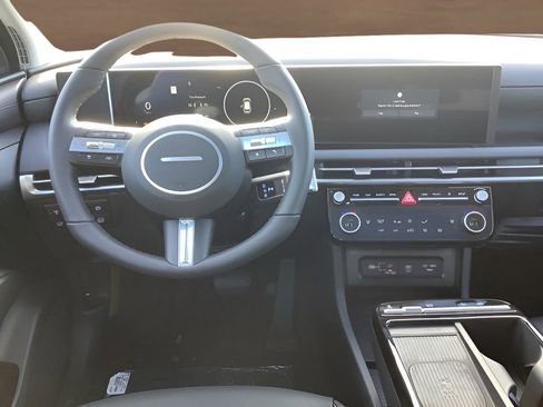 Certified 2025 Hyundai Tucson SEL AWD/4WD image 9