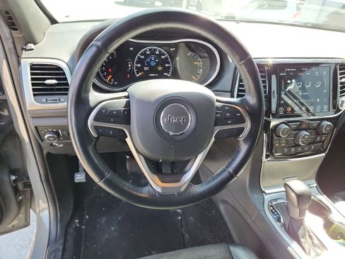 Used 2021 Jeep Grand Cherokee Laredo X RWD image 12