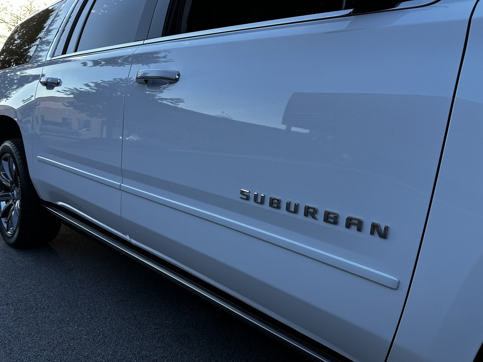 Used 2018 Chevrolet Suburban Premier AWD/4WD image 45