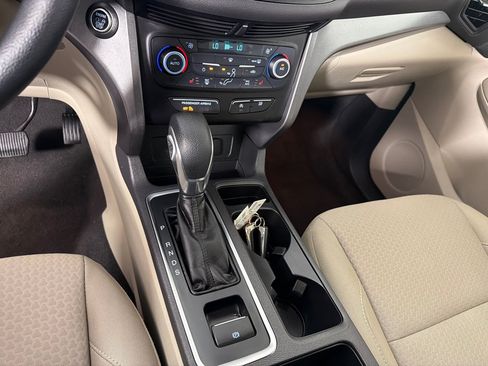 Used 2019 Ford Escape SE FWD image 17