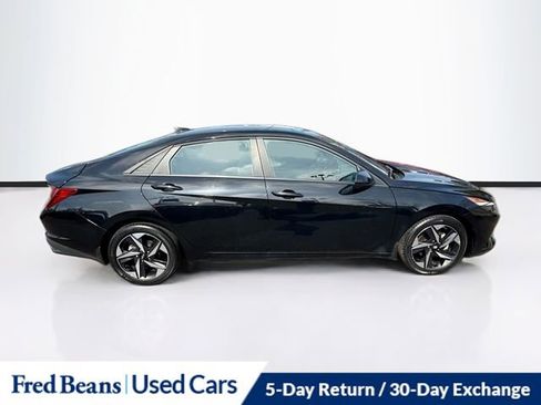 Used 2023 Hyundai Elantra SEL w/ Convenience Package image 9