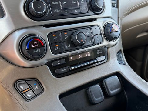 Used 2020 GMC Yukon SLT w/ Premium Edition image 17