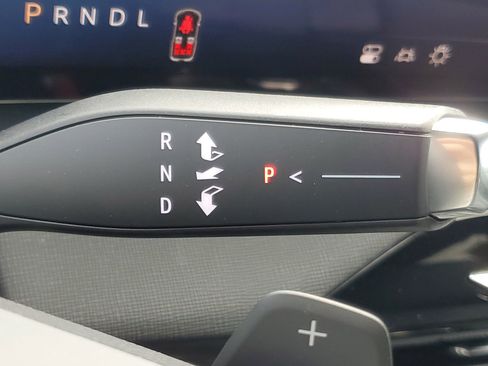 Used 2025 Buick Enclave Preferred image 31