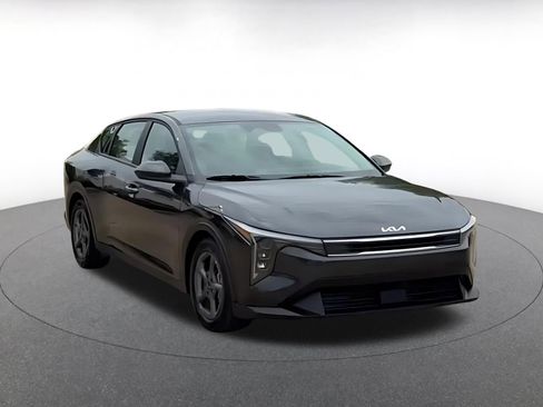 Used 2025 Kia K4 LXS image 3