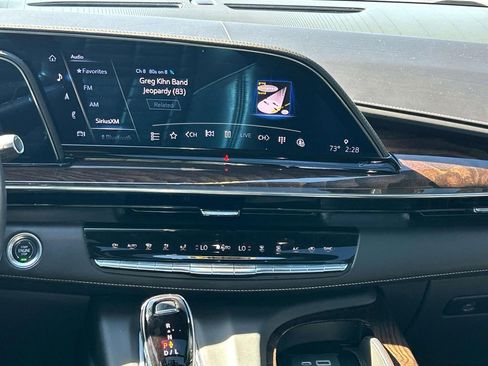 Used 2022 Cadillac Escalade ESV Sport Platinum w/ LPO, ONYX Package image 17