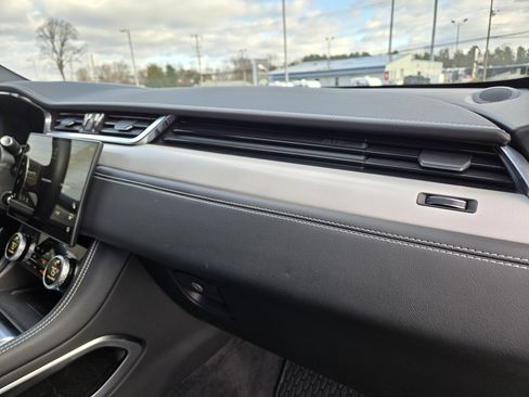 Certified 2026 Jaguar F-PACE R-Dynamic S image 17