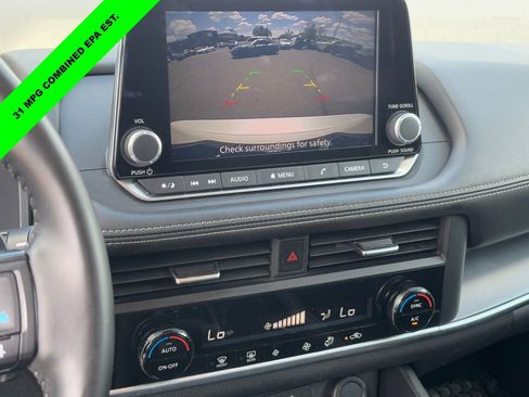 Certified 2025 Nissan Rogue SV AWD/4WD image 23