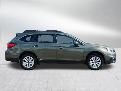 Used 2016 Subaru Outback 2.5i Premium AWD/4WD image 8