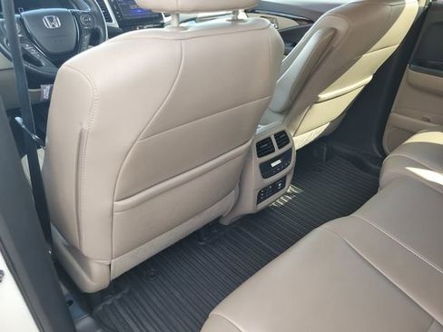 Used 2016 Honda Pilot Touring image 12