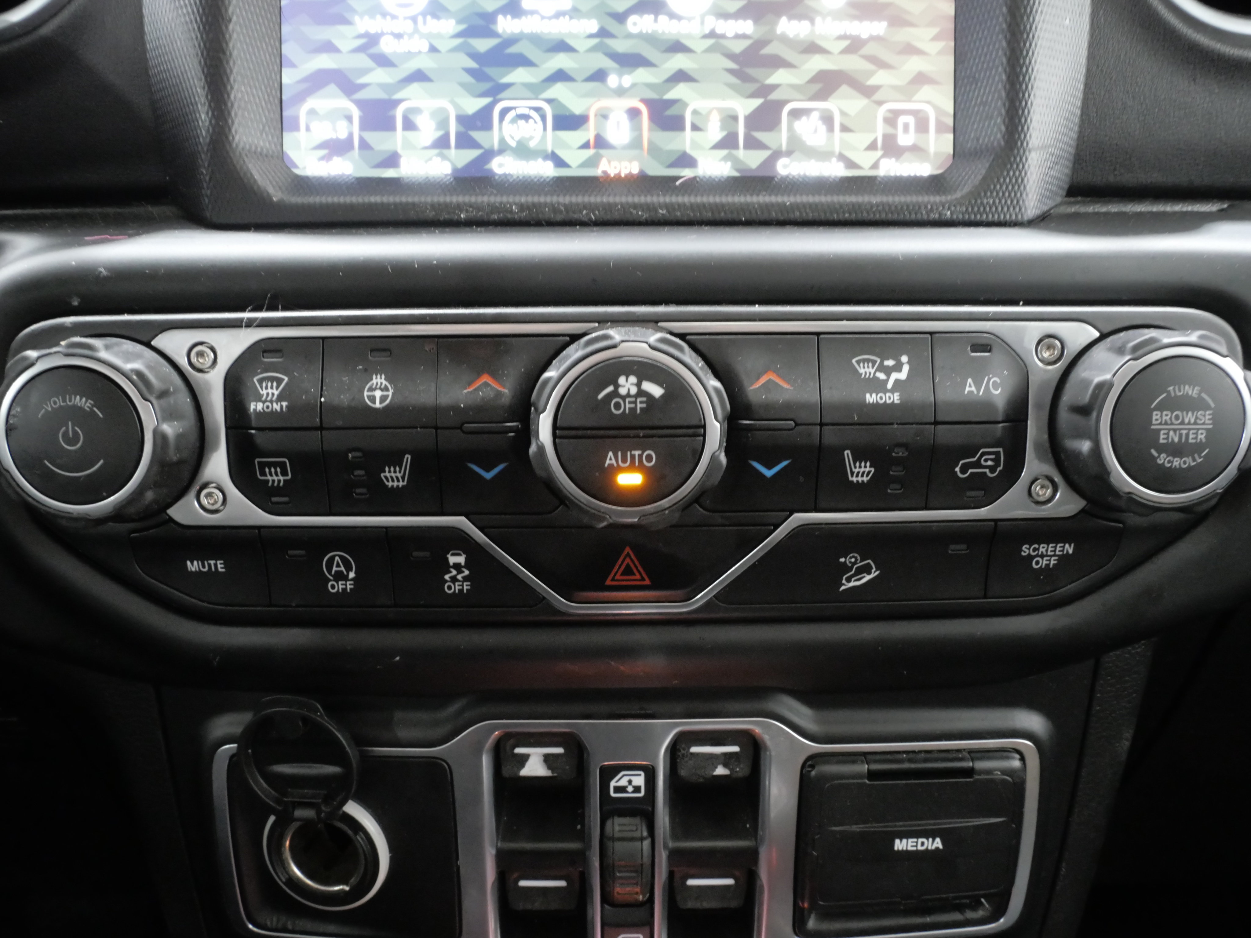 Used 2018 Jeep Wrangler Unlimited Sahara AWD/4WD image 20