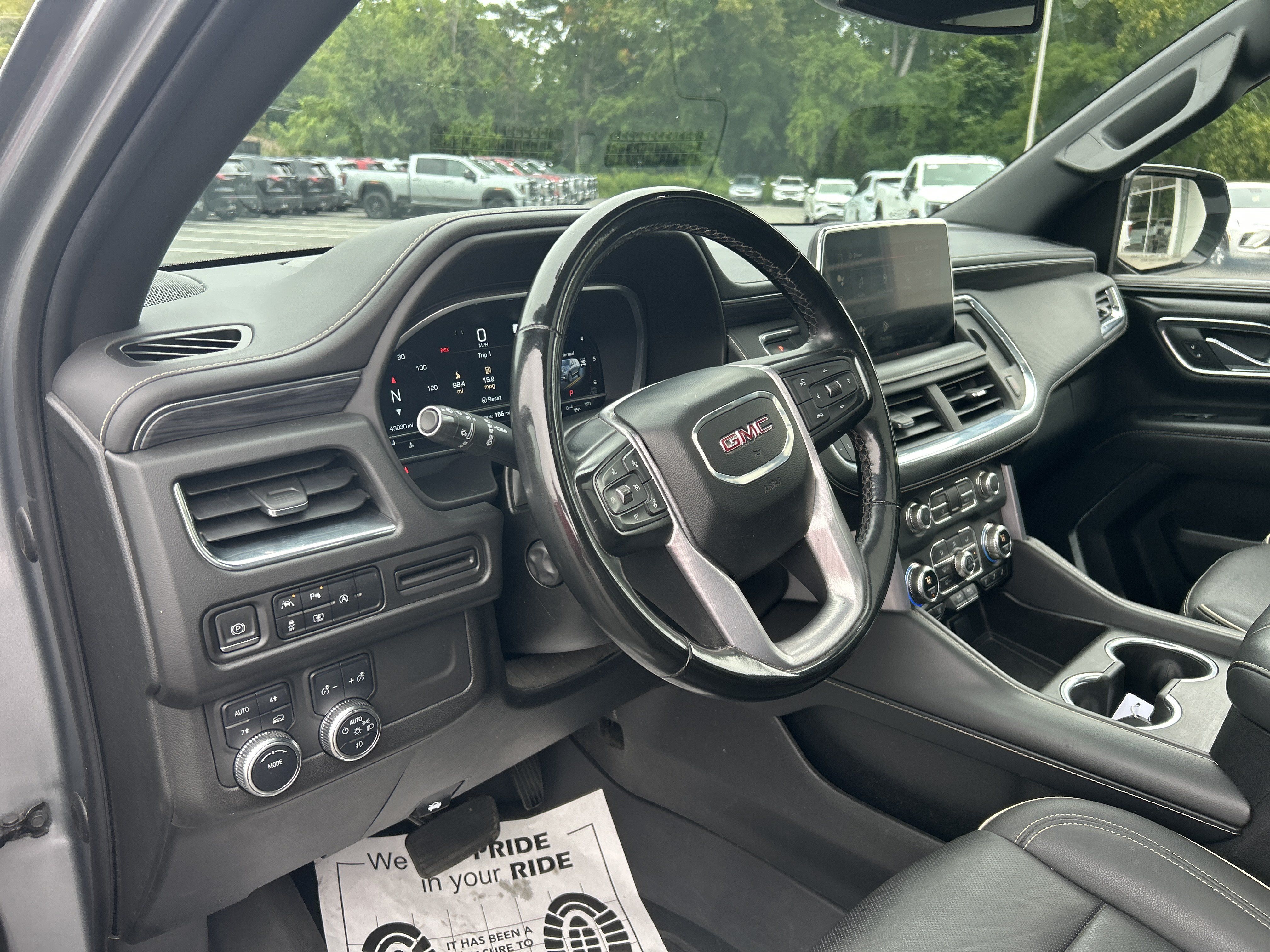 Certified 2023 GMC Yukon XL SLT w/ SLT Premium Package AWD/4WD image 21