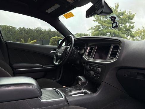 Used 2022 Dodge Charger Scat Pack w/ Dynamics Package RWD image 6
