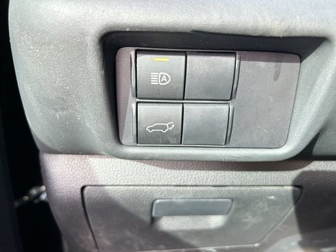 Used 2022 Toyota Highlander XLE FWD image 14