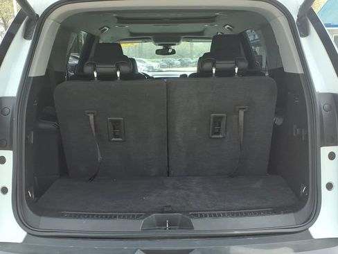 Used 2019 GMC Acadia SLT w/ LPO, Cargo Package FWD image 18