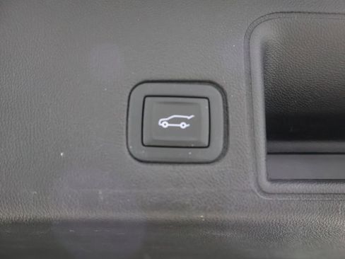 Used 2024 GMC Terrain SLT AWD/4WD image 20