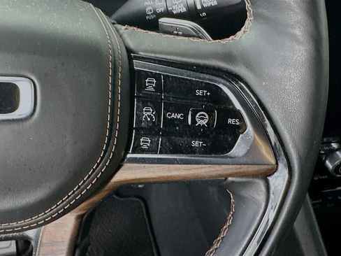 Used 2022 Jeep Grand Cherokee Summit AWD/4WD image 27