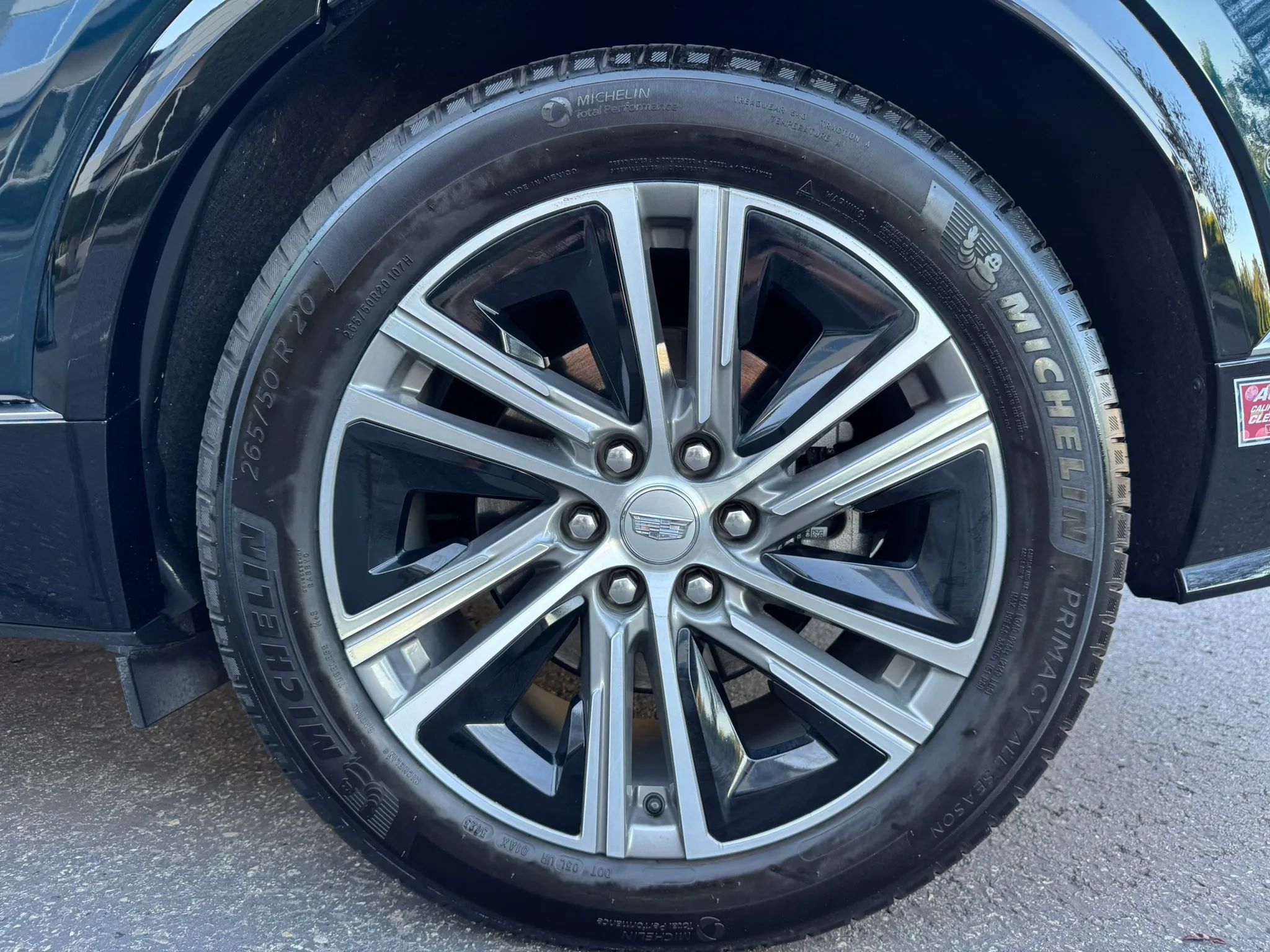 Used 2024 Cadillac Lyriq Luxury AWD/4WD image 20