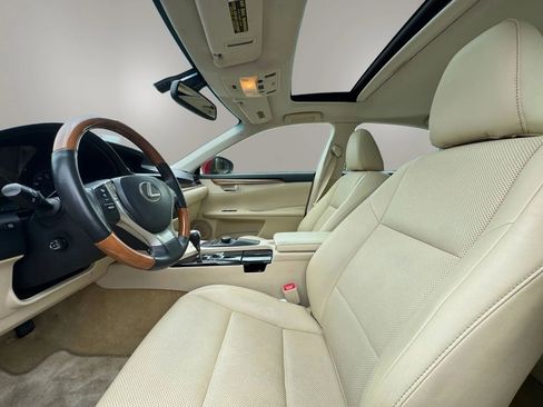 Used 2014 Lexus ES 300h w/ Premium Package w/Bamboo Trim FWD image 11