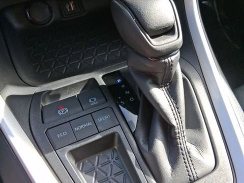 Used 2024 Toyota RAV4 XLE image 25