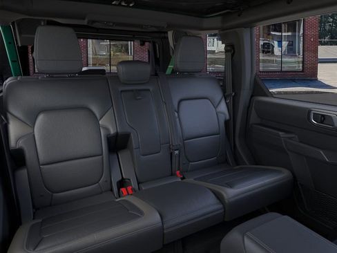 New 2025 Ford Bronco Outer Banks w/ Sasquatch Package image 11