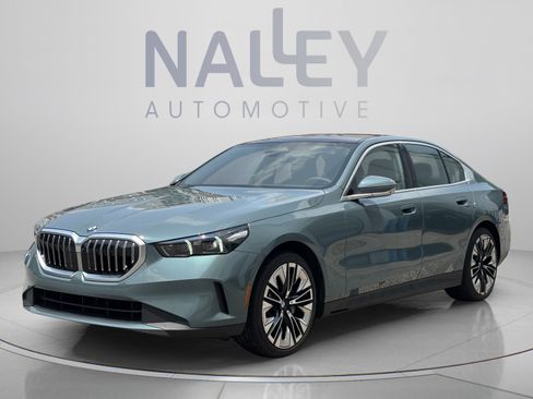 Used 2026 BMW 530i RWD image 1