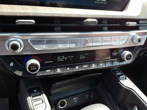 Used 2023 Kia Telluride EX AWD/4WD image 18