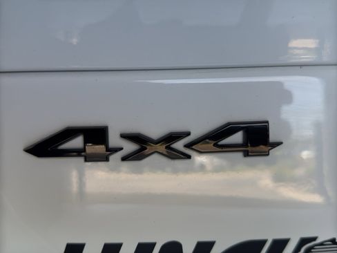 Used 2023 Jeep Grand Cherokee L Altitude AWD/4WD image 10