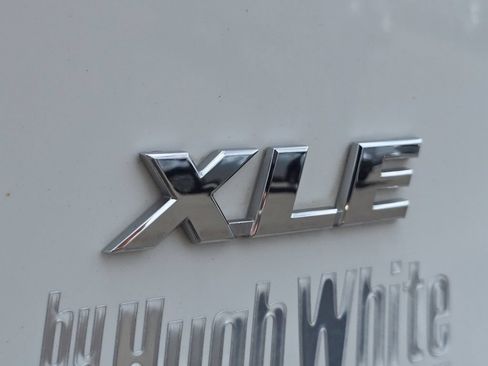 Used 2020 Toyota RAV4 XLE FWD image 11