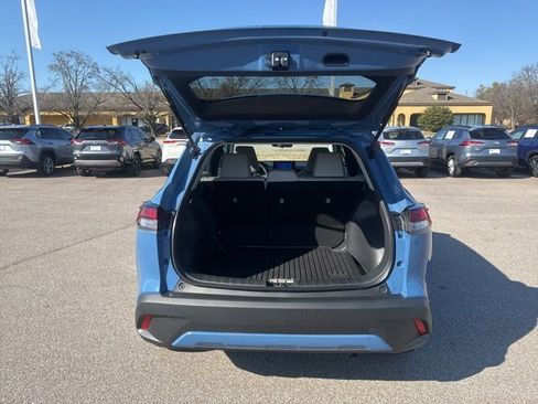 Used 2026 Toyota Corolla Cross LE image 17