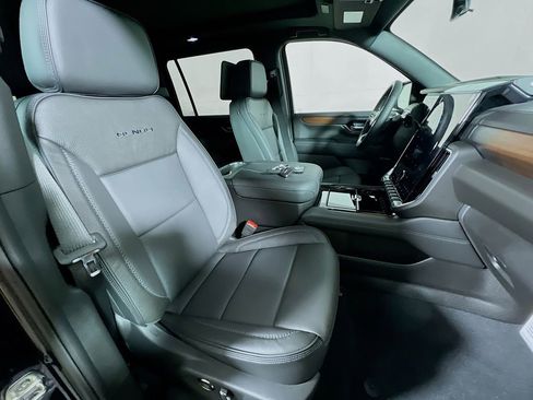 New 2026 GMC Yukon XL Denali w/ Denali Reserve Package image 21