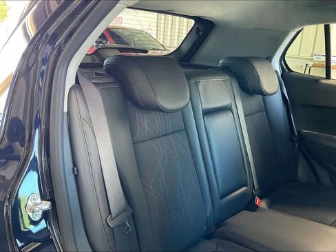 Used 2022 Chevrolet Trax LT w/ LT Convenience Package image 19