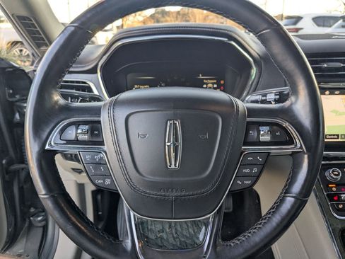 Used 2018 Lincoln Continental Reserve image 13