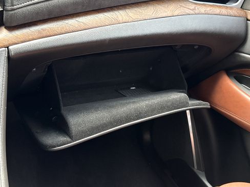 Used 2017 Cadillac Escalade Luxury image 30