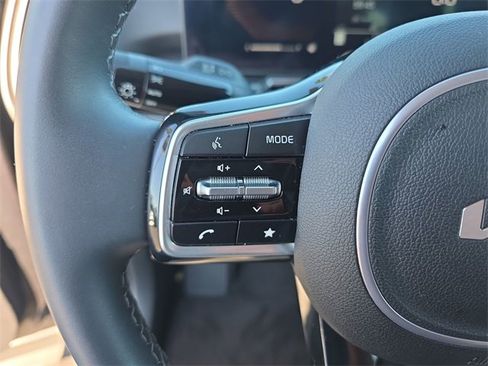 Certified 2024 Kia Sorento S w/ Panoramic Sunroof Package image 32