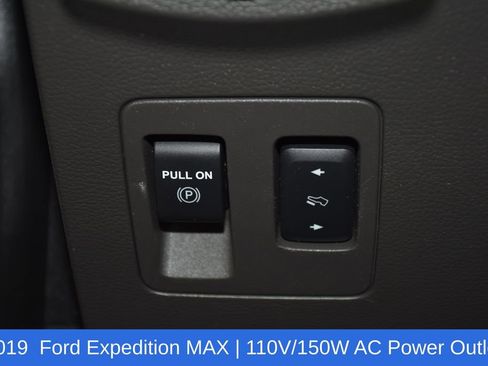 Used 2019 Ford Expedition Max XLT w/ Equipment Group 202A AWD/4WD image 11