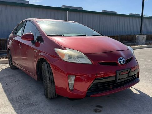 Used 2013 Toyota Prius Two image 2