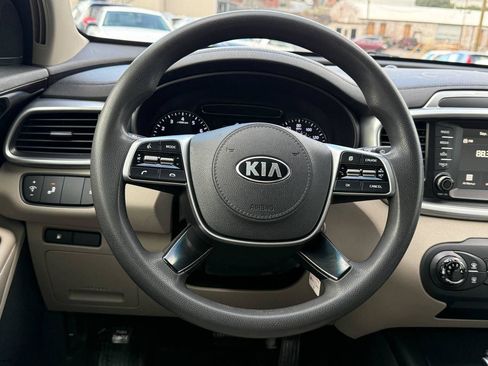 Used 2019 Kia Sorento FWD image 40