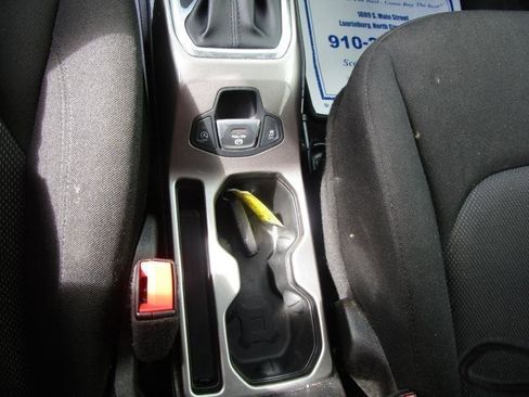 Used 2022 Jeep Renegade Sport w/ Sport Appearance Group image 15