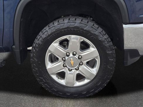 Used 2022 Chevrolet Silverado 3500 LTZ w/ LTZ Premium Package AWD/4WD image 4