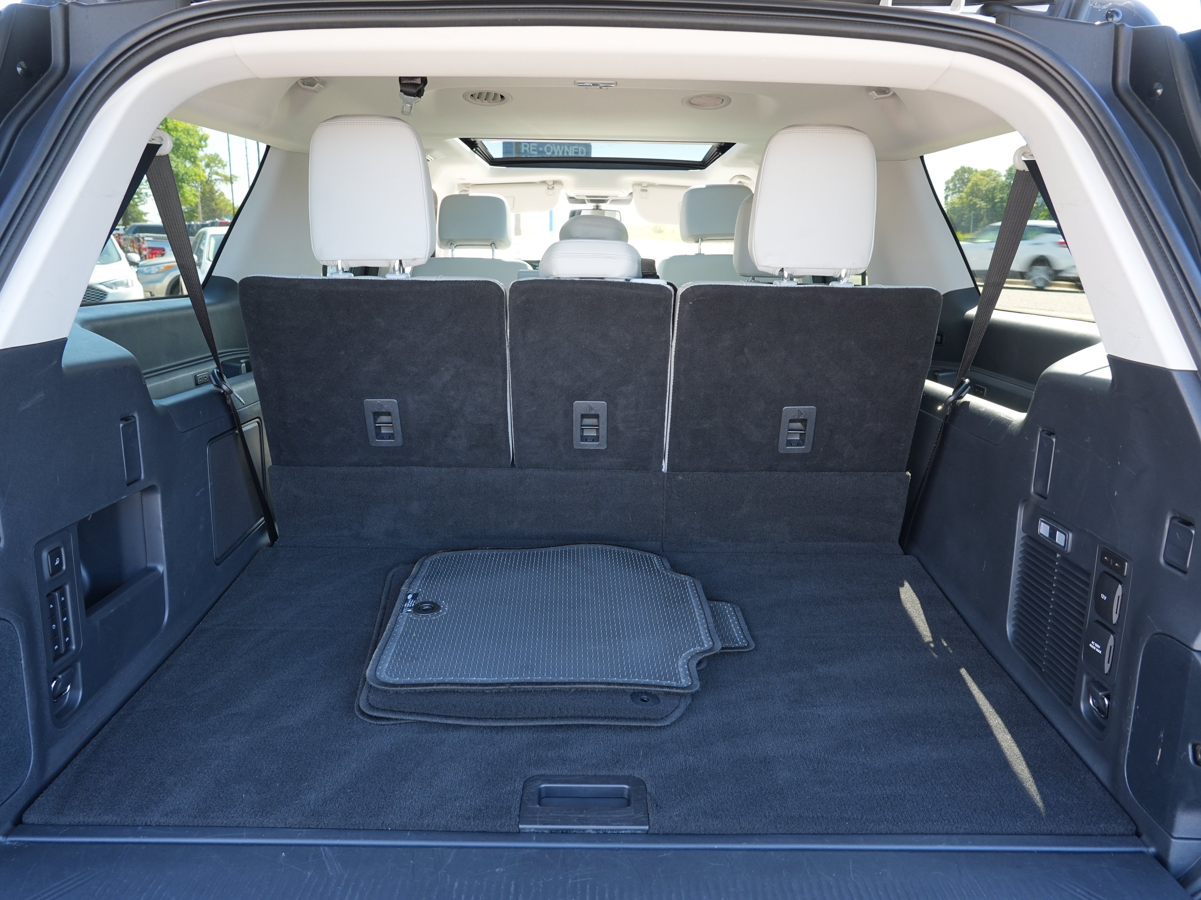 Used 2025 Ford Expedition Max Platinum AWD/4WD image 30