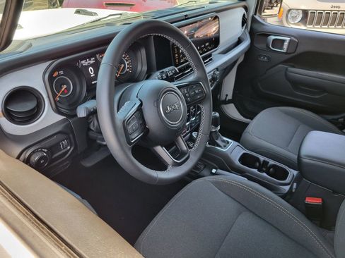 Used 2025 Jeep Wrangler Unlimited Sport AWD/4WD image 3