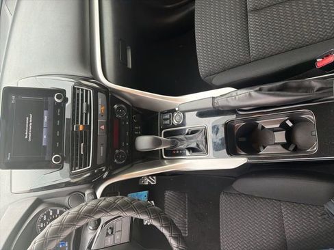 Used 2022 Mitsubishi Eclipse Cross LE image 30
