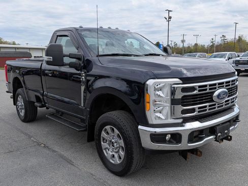 Used 2023 Ford F350 XLT w/ FX4 Off-Road Package AWD/4WD image 4