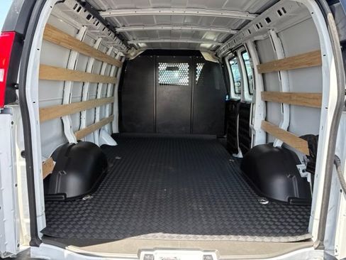 Used 2025 Chevrolet Express 2500 w/ Driver Convenience Package RWD image 20