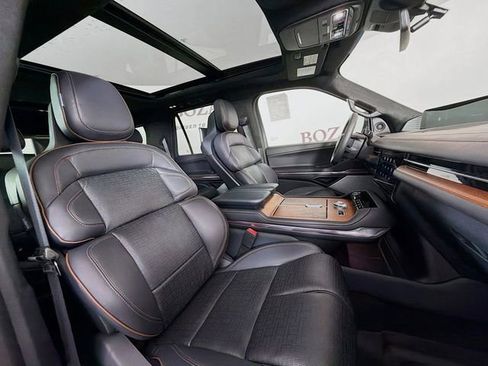 New 2025 Lincoln Navigator Black Label AWD/4WD image 32