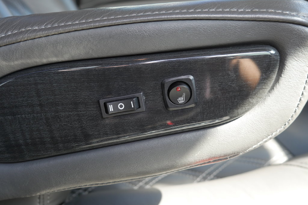 Used 2022 Chevrolet Express 2500 Extended w/ Enhanced Convenience Package RWD image 7